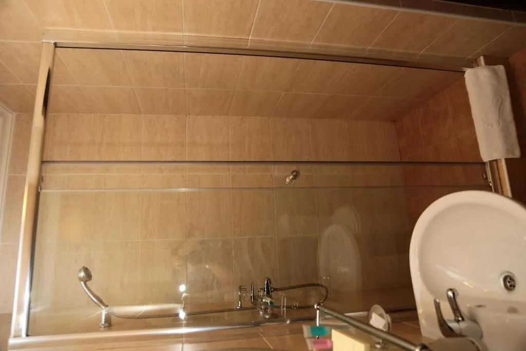 אלמטי Salem On Tulebaeva Street Hotel 3*,  קזחסטן